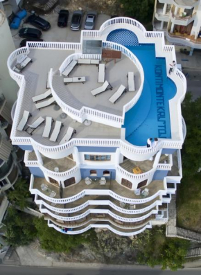 Beach Front Apartment free rooftop pool access